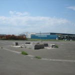 駐車場は津波によりプレハブの事務所も駐車中の車両も流されました