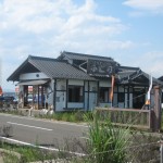 空港近くの和食レストランも大きな被害を受けました
